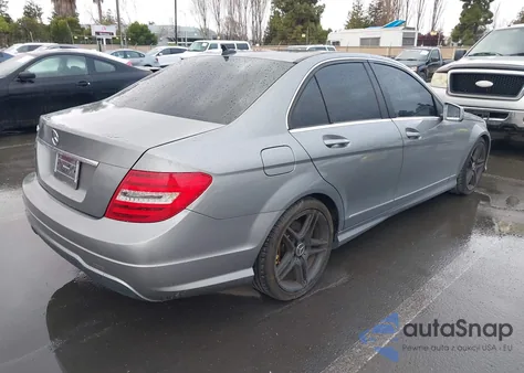 2013 Mercedes-Benz C 250 Luxury/Sport из США, поврежденный, VIN WDDGF4HBXDR275778